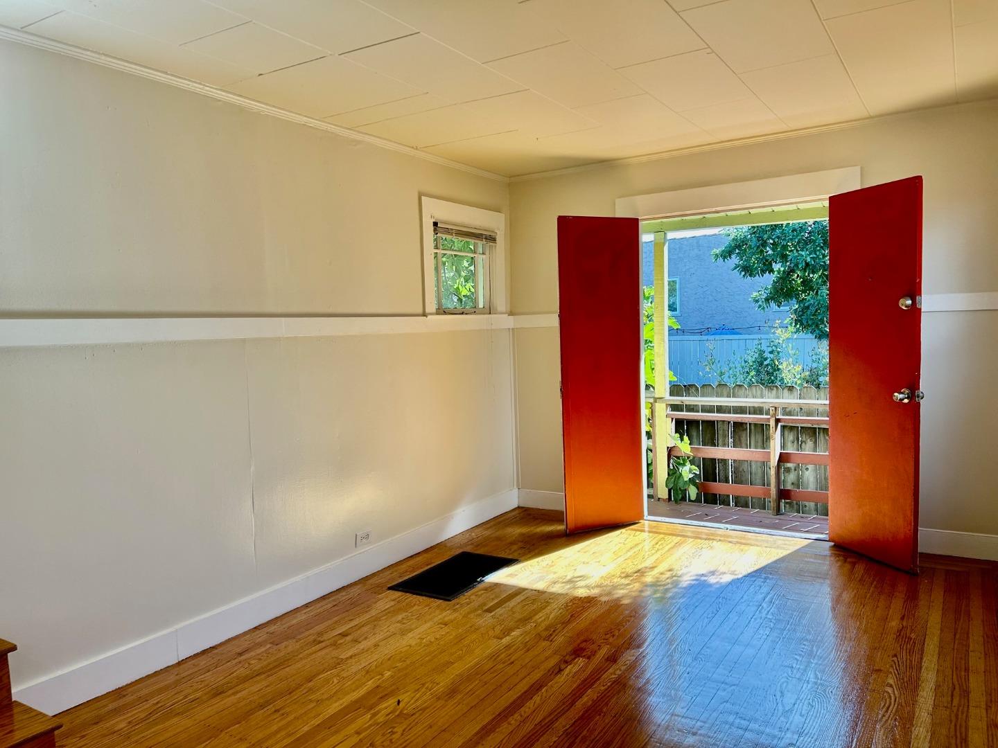 Detail Gallery Image 13 of 28 For 2609 Mcgee Ave #B,  Berkeley,  CA 94703 - 1 Beds | 1 Baths