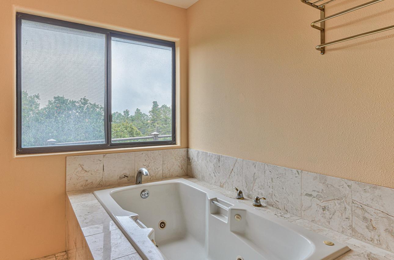 Detail Gallery Image 15 of 24 For 25435 Hidden Mesa Rd, Monterey,  CA 93940 - 3 Beds | 2/1 Baths