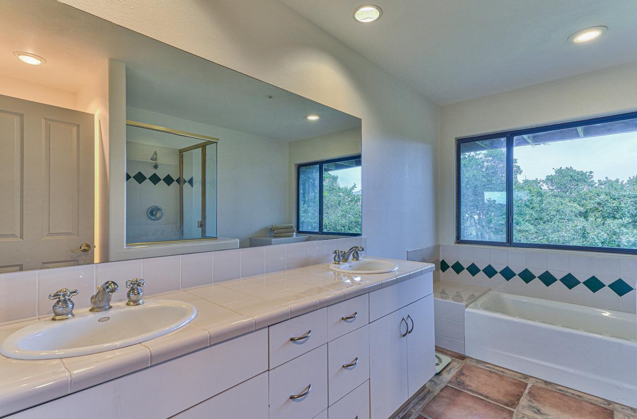 Detail Gallery Image 23 of 24 For 25435 Hidden Mesa Rd, Monterey,  CA 93940 - 3 Beds | 2/1 Baths
