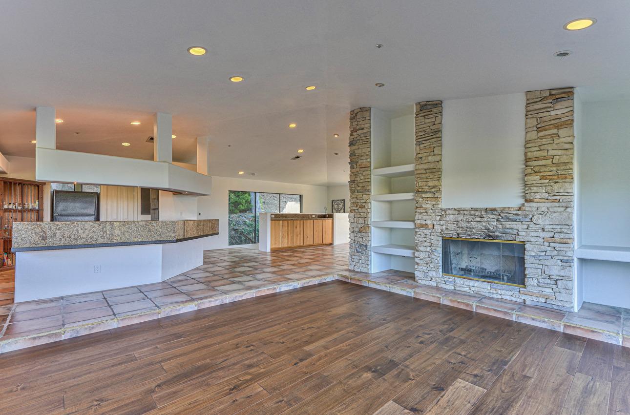 Detail Gallery Image 5 of 24 For 25435 Hidden Mesa Rd, Monterey,  CA 93940 - 3 Beds | 2/1 Baths