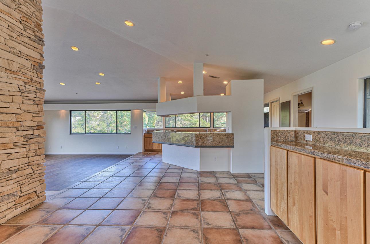 Detail Gallery Image 6 of 24 For 25435 Hidden Mesa Rd, Monterey,  CA 93940 - 3 Beds | 2/1 Baths