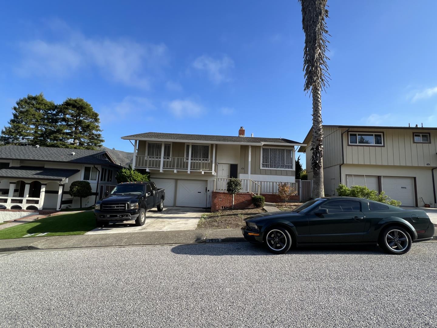 Detail Gallery Image 1 of 1 For 1059 Yosemite Dr, Pacifica,  CA 94044 - 3 Beds | 2 Baths