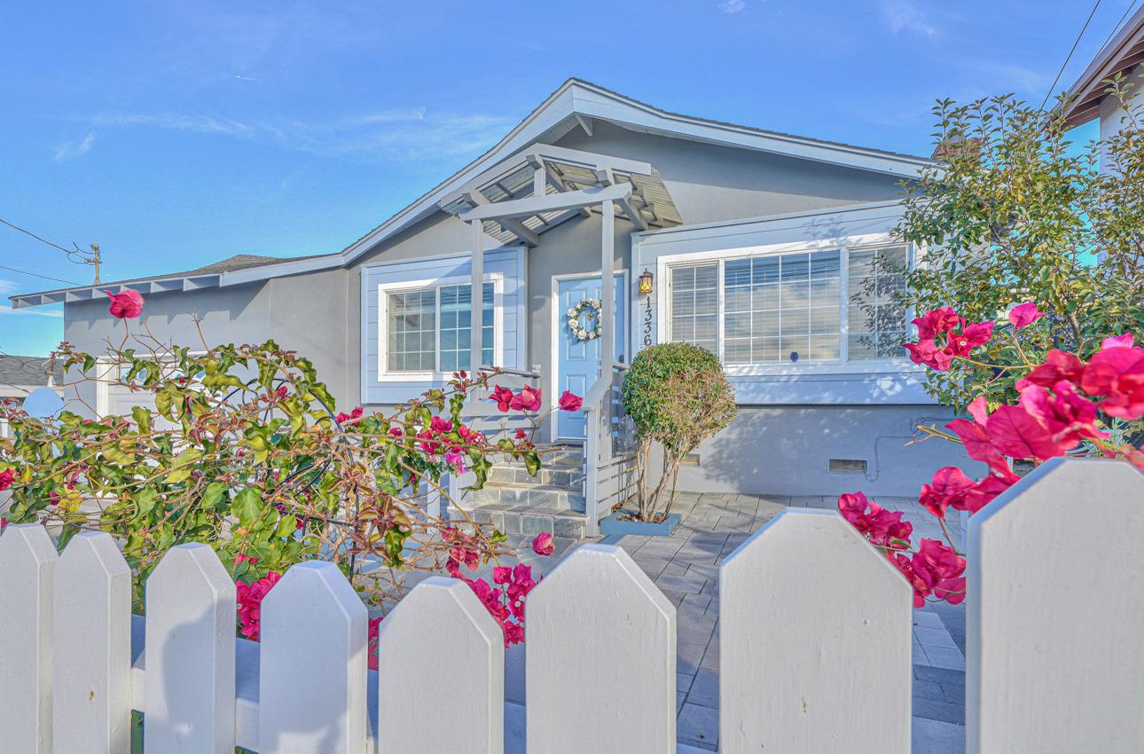 Detail Gallery Image 1 of 1 For 1336 Waring St, Seaside,  CA 93955 - 3 Beds | 2 Baths