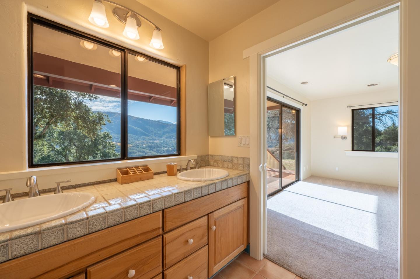 Detail Gallery Image 12 of 37 For 19231 Cachagua Rd, Carmel Valley,  CA 93924 - 3 Beds | 2 Baths