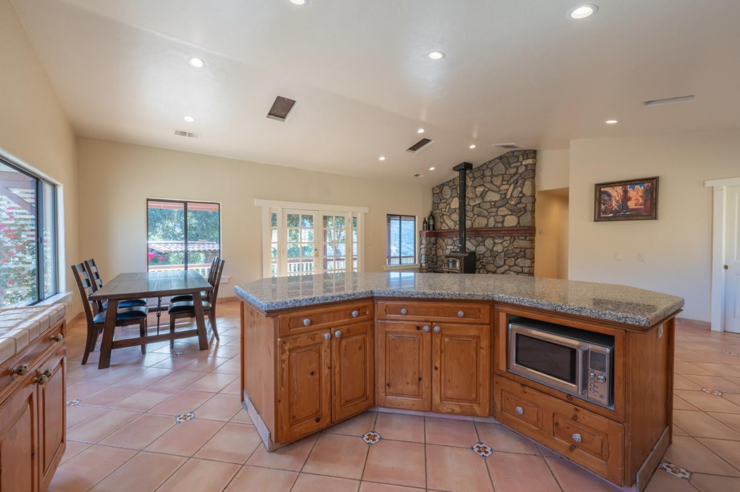 Detail Gallery Image 8 of 37 For 19231 Cachagua Rd, Carmel Valley,  CA 93924 - 3 Beds | 2 Baths