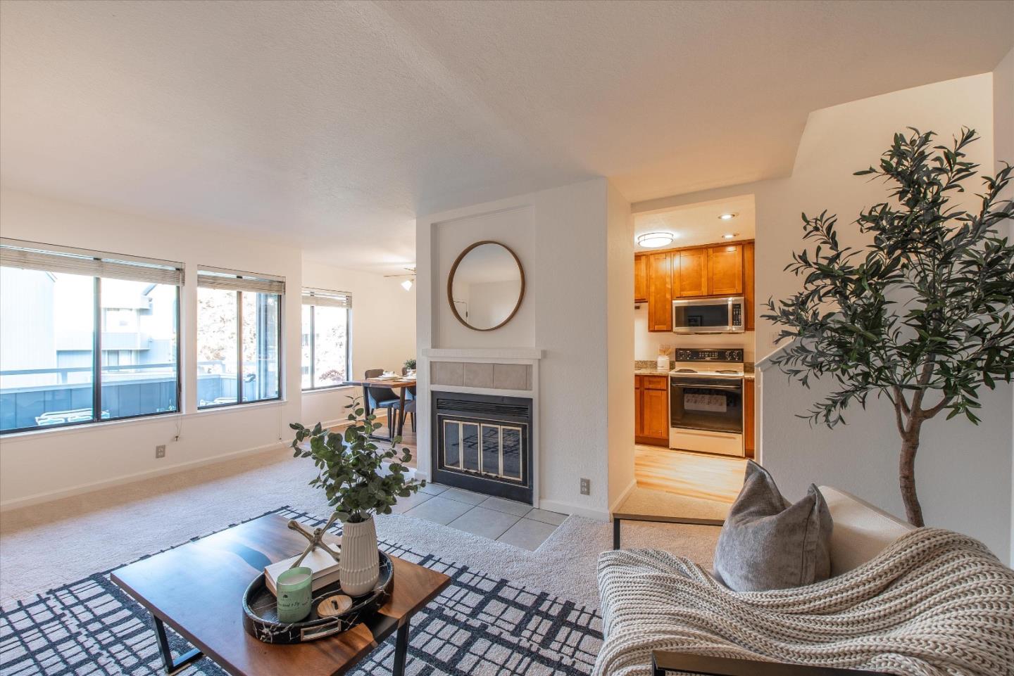 Photo of 934 La Barbera Dr in San Jose, CA