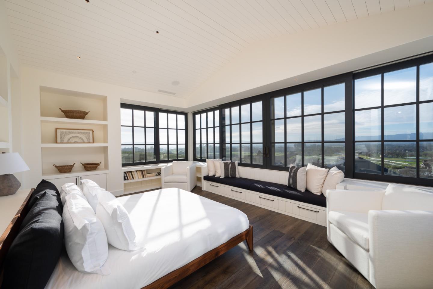 Detail Gallery Image 27 of 33 For 3281 Napa Rd, Sonoma,  CA 95476 - 6 Beds | 7 Baths