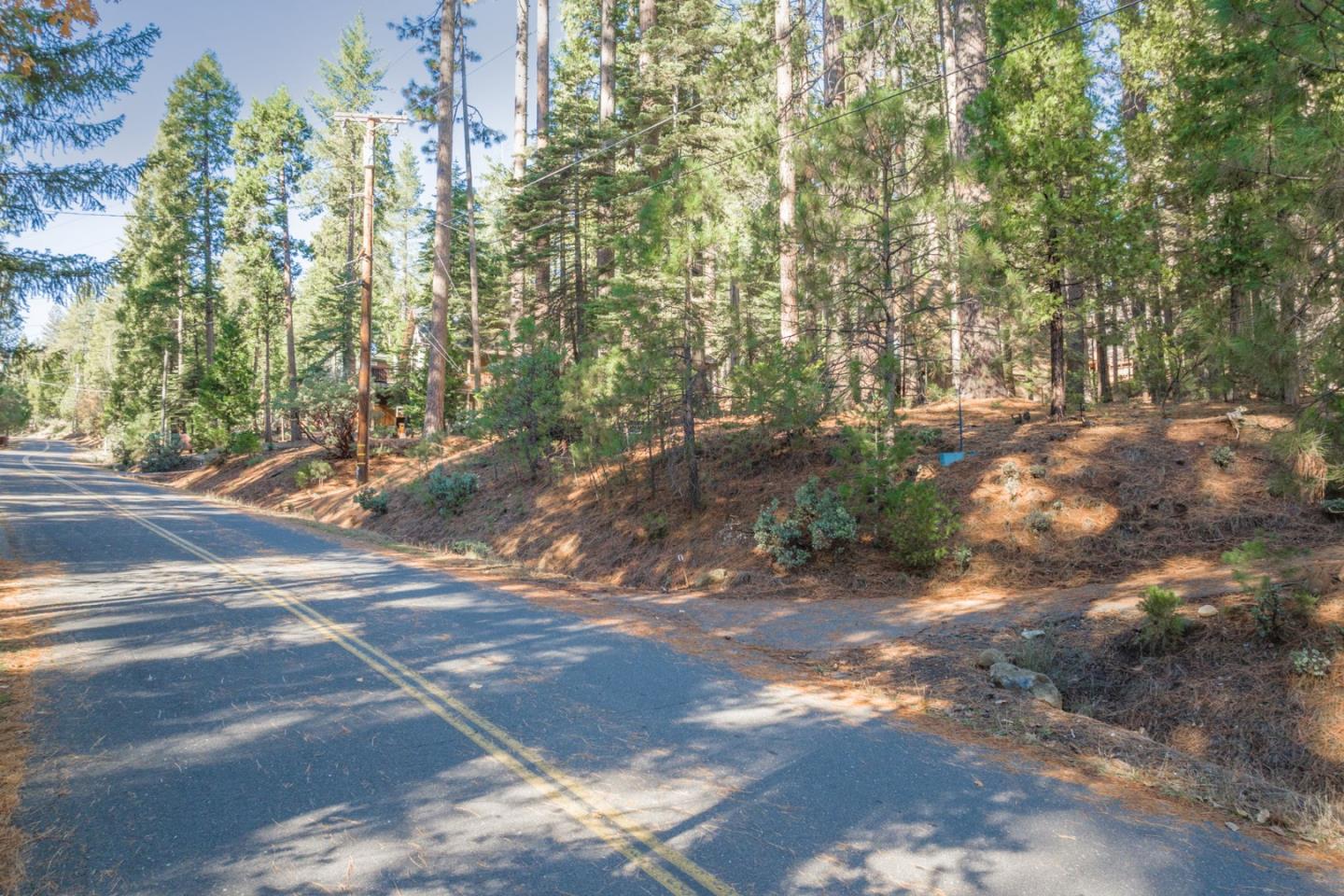Photo of 1893 Cypress Point Dr in Arnold, CA