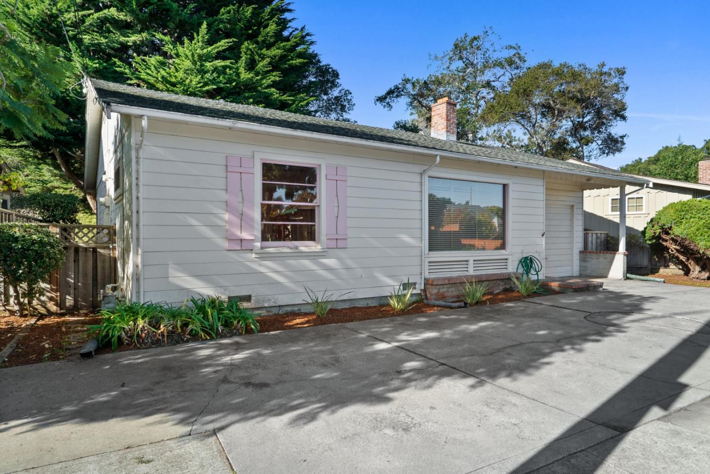 Detail Gallery Image 2 of 37 For 709 Riverview Dr, Capitola,  CA 95010 - 2 Beds | 1 Baths