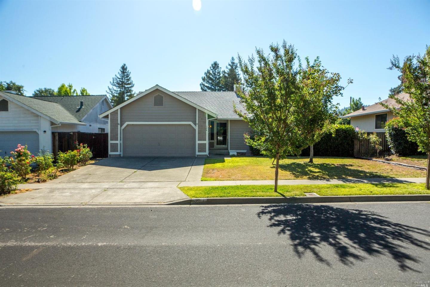 Detail Gallery Image 1 of 1 For 1204 Willow St, Calistoga,  CA 94515 - 3 Beds | 2 Baths