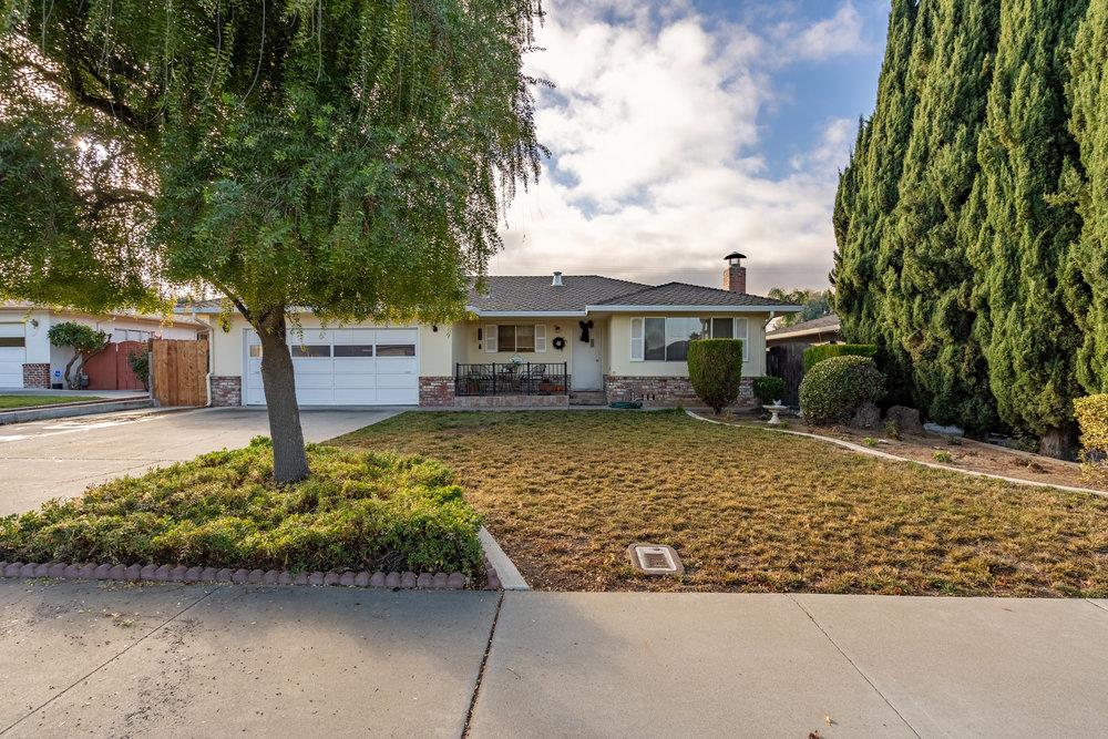 Photo of 1341 Loma Vista Dr in Hollister, CA