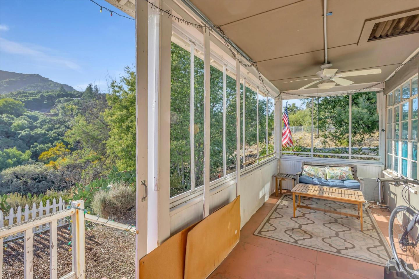Detail Gallery Image 24 of 49 For 15101 Kennedy Rd, Los Gatos,  CA 95032 - 4 Beds | 2/1 Baths