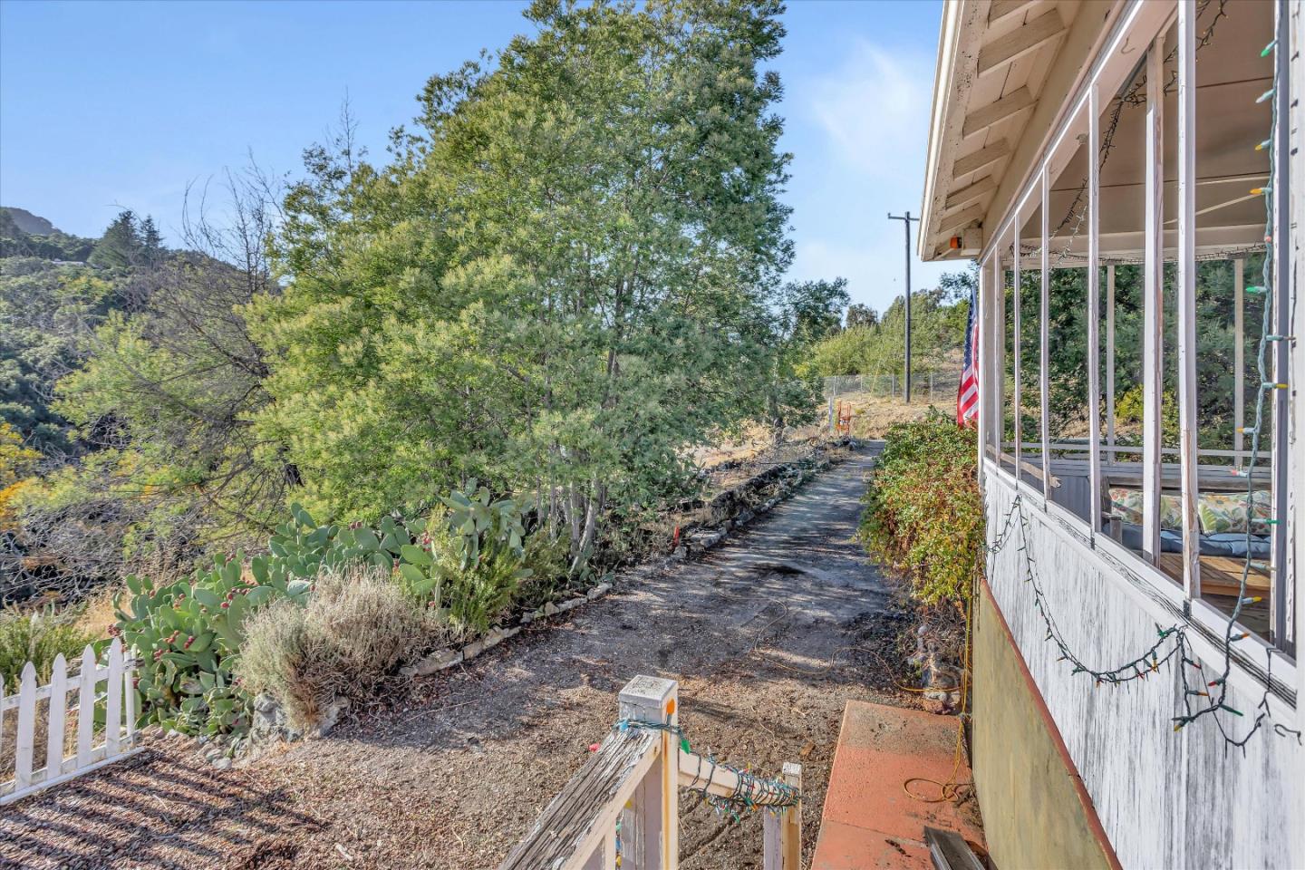 Detail Gallery Image 25 of 49 For 15101 Kennedy Rd, Los Gatos,  CA 95032 - 4 Beds | 2/1 Baths