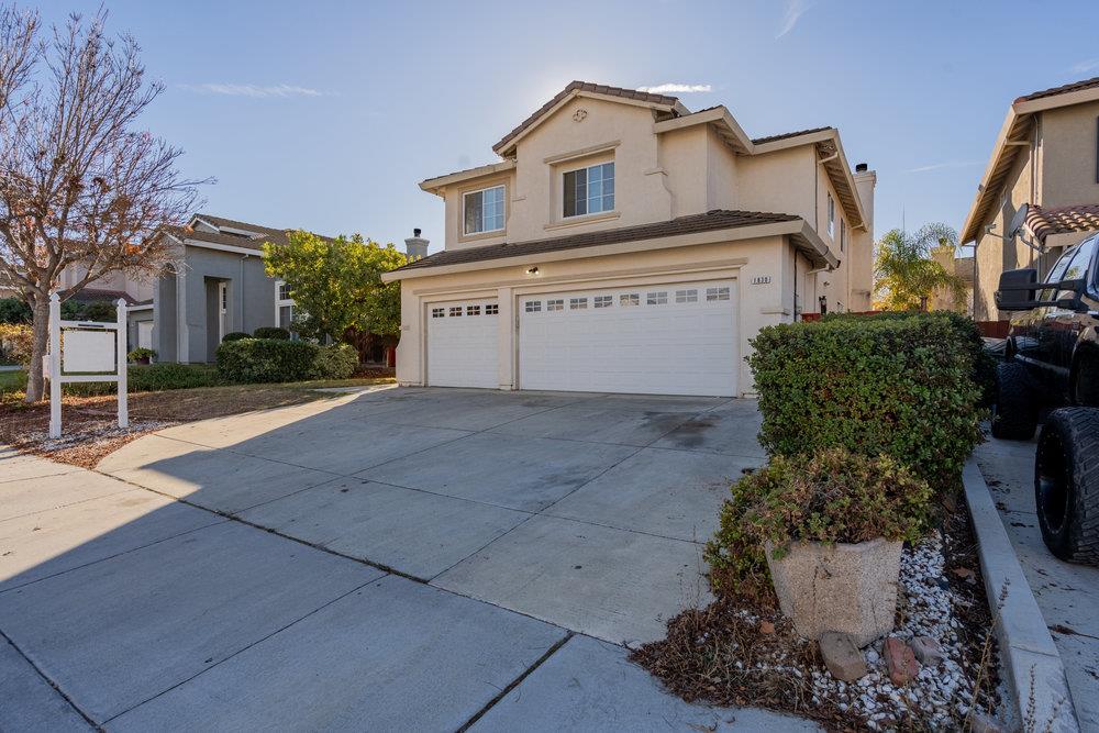 Photo of 1830 Carousel Dr in Hollister, CA