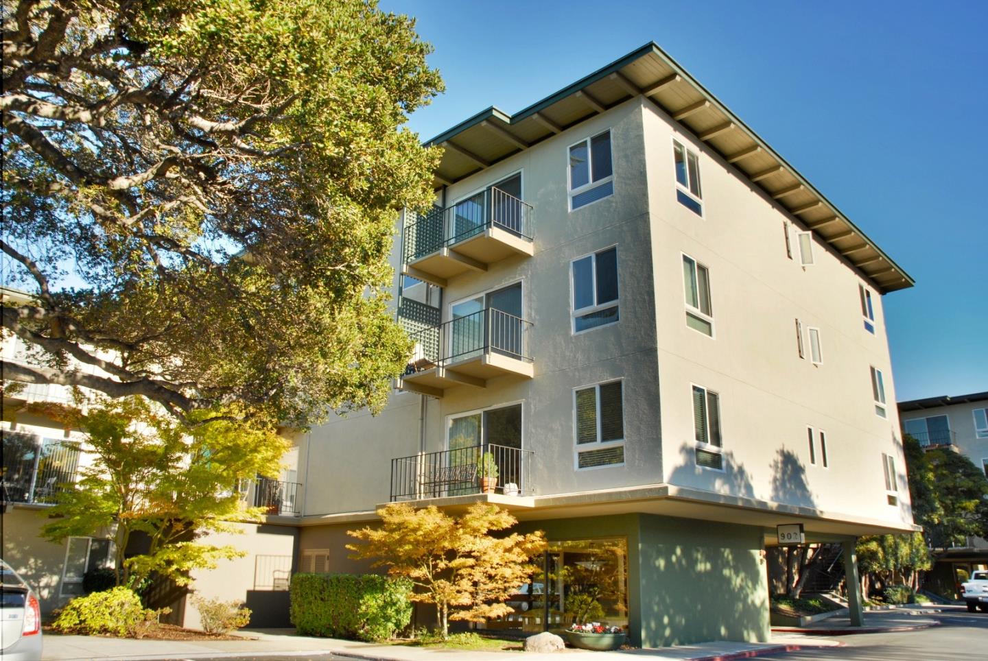 Detail Gallery Image 1 of 1 For 904 Peninsula Ave #404,  San Mateo,  CA 94401 - 1 Beds | 1 Baths