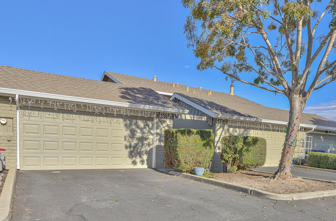 Detail Gallery Image 1 of 1 For 19113 Creekside Pl, Salinas,  CA 93908 - 3 Beds | 2 Baths
