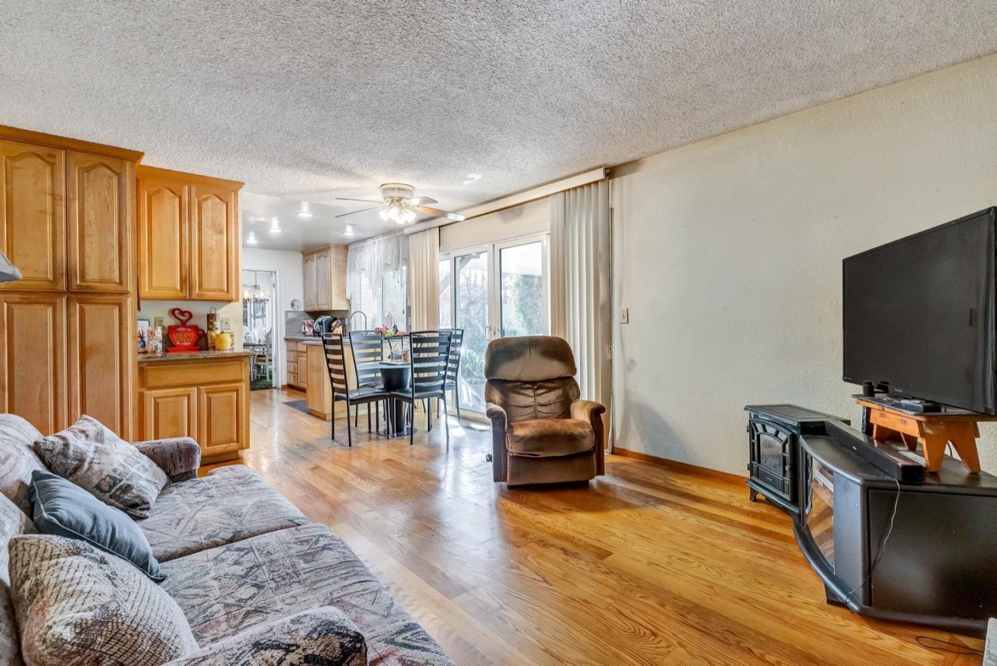 429 Palo Verde Dr, Sunnyvale, CA 94086 4 Beds 2/1 Baths (Contingent