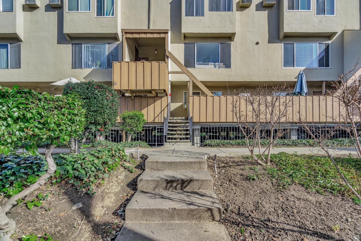 Detail Gallery Image 1 of 14 For 410 Auburn Way #33,  San Jose,  CA 95129 - 2 Beds | 1/1 Baths