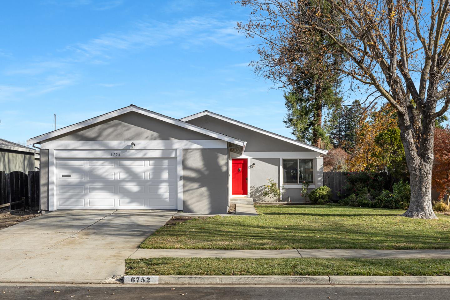 Detail Gallery Image 1 of 1 For 6752 Heaton Moor Dr, San Jose,  CA 95119 - 4 Beds | 2 Baths