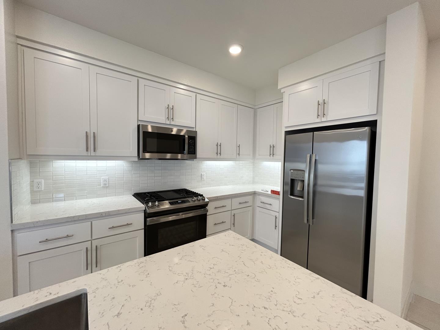 Detail Gallery Image 1 of 1 For 3511 Vision Cmn #1001,  Fremont,  CA 94538 - 2 Beds | 2/1 Baths