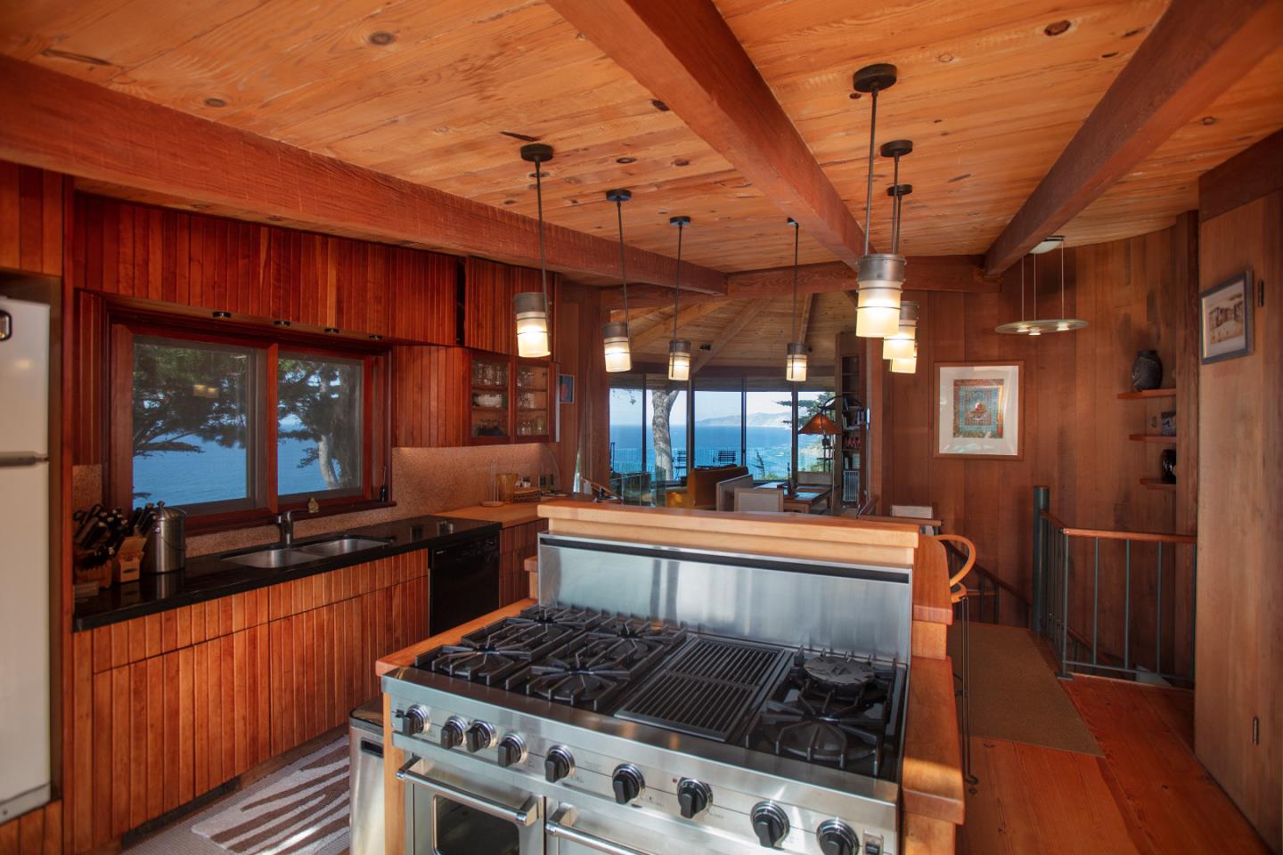 Detail Gallery Image 11 of 23 For 55700 Highway 1, Big Sur Coast,  CA 93920 - 4 Beds | 2/2 Baths