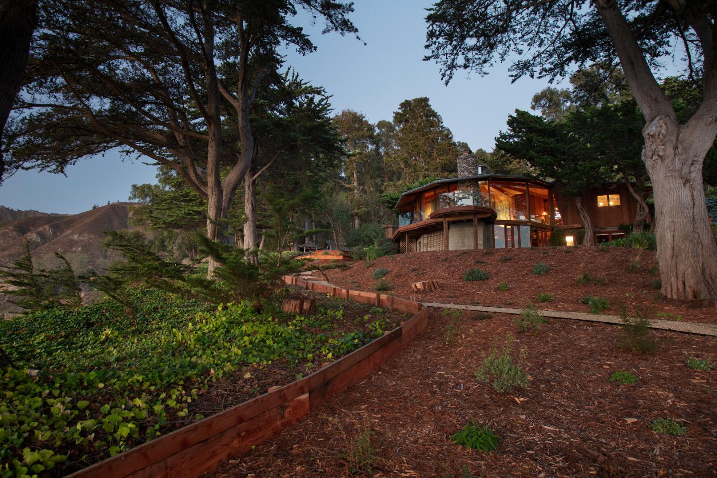 Detail Gallery Image 8 of 23 For 55700 Highway 1, Big Sur Coast,  CA 93920 - 4 Beds | 2/2 Baths