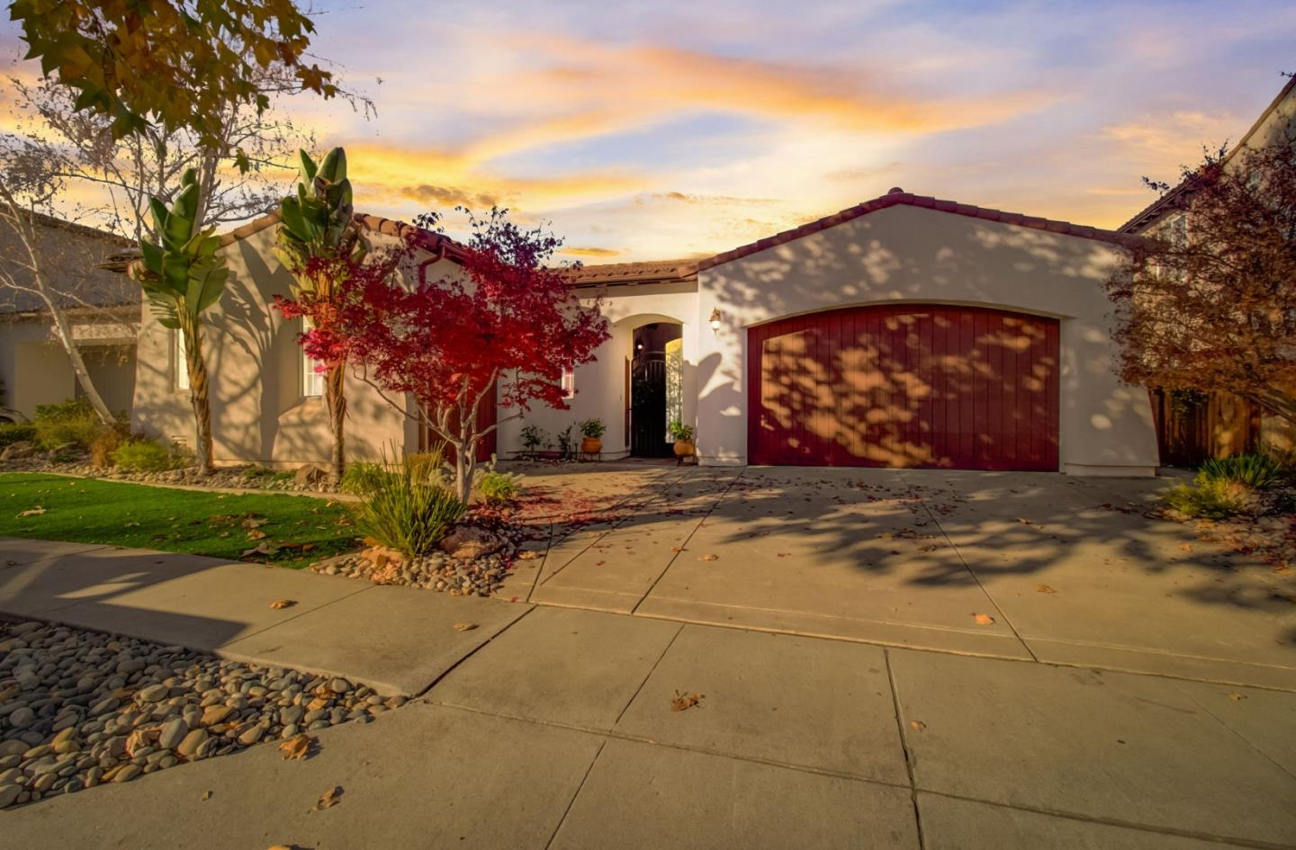 Detail Gallery Image 1 of 1 For 2460 Club Dr, Gilroy,  CA 95020 - 4 Beds | 2/1 Baths