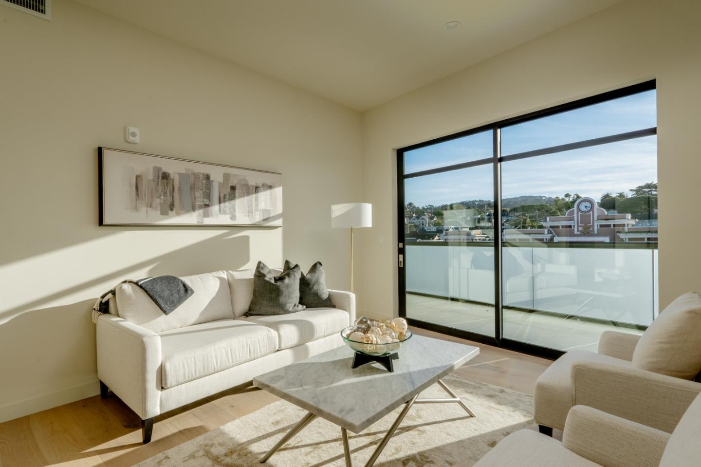 Detail Gallery Image 4 of 15 For 520 Lighthouse Ave #303,  Pacific Grove,  CA 93950 - 2 Beds | 2/1 Baths