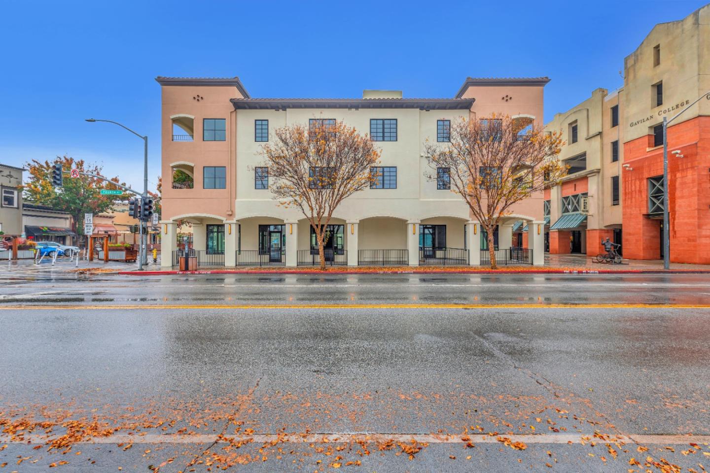 Detail Gallery Image 2 of 31 For 400 San Benito St #202,  Hollister,  CA 95023 - 2 Beds | 1 Baths