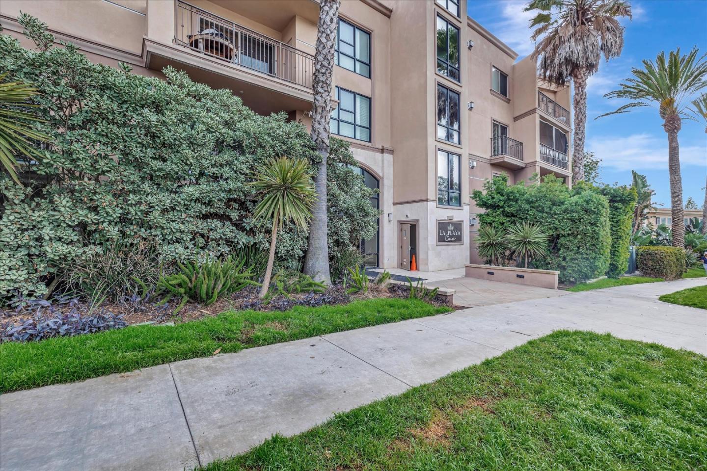 Detail Gallery Image 1 of 1 For 8238 W Manchester Ave #310,  Playa Del Rey,  CA 90293 - 2 Beds | 2 Baths