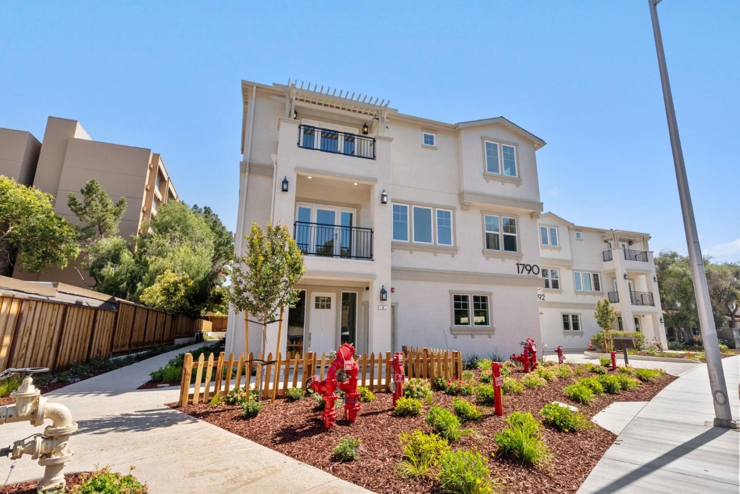 Detail Gallery Image 1 of 1 For 1790 Warburton Ave #4,  Santa Clara,  CA 95050 - 3 Beds | 2/1 Baths