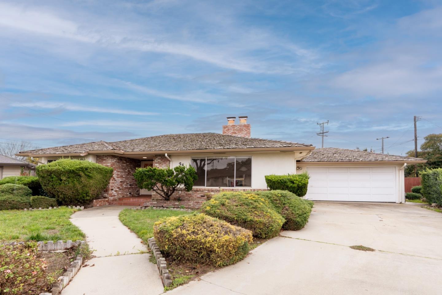 Detail Gallery Image 1 of 1 For 35 Alameda Pl, Salinas,  CA 93901 - 3 Beds | 2 Baths