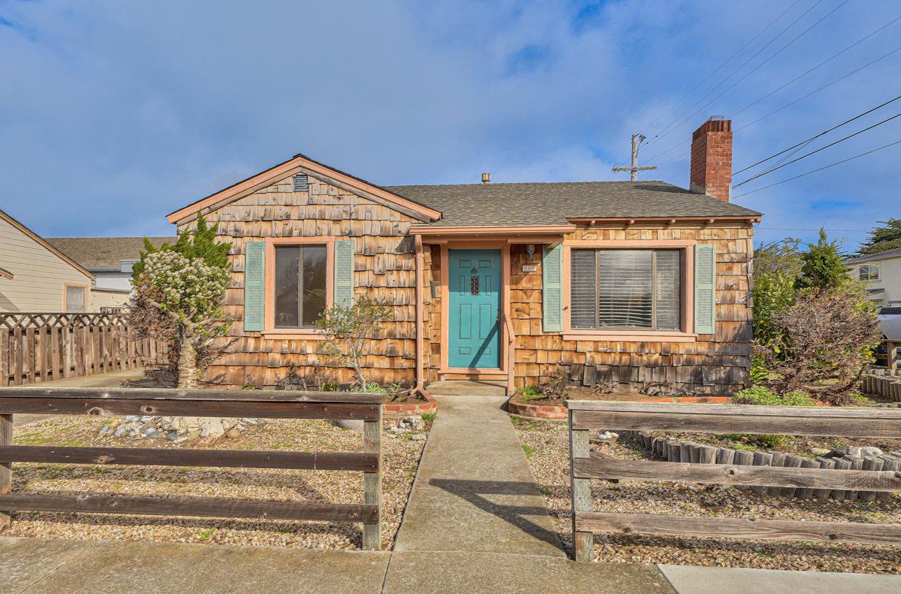 Detail Gallery Image 1 of 1 For 255 Oxner St, Monterey,  CA 93940 - 3 Beds | 1 Baths