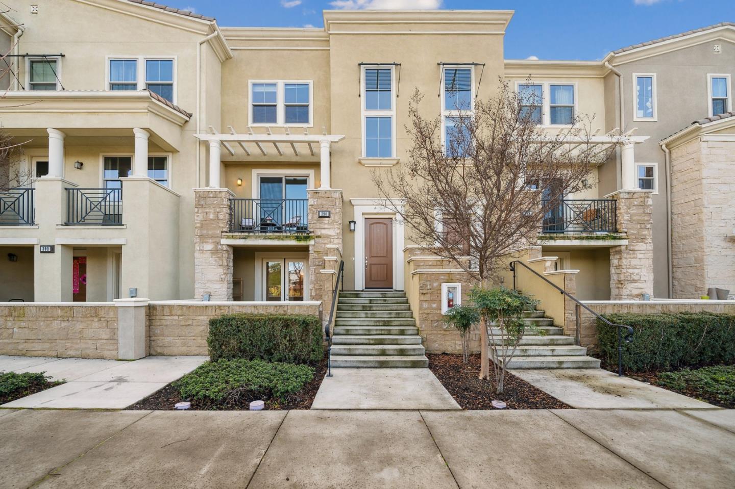 Detail Gallery Image 1 of 1 For 390 Expedition Ln, Milpitas,  CA 95035 - 3 Beds | 3/1 Baths