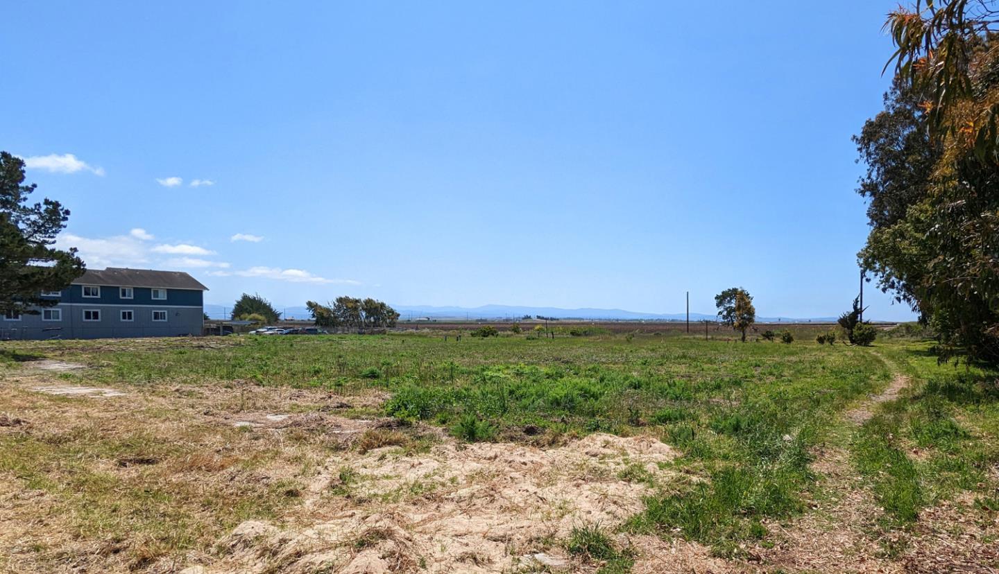 10298 Tembladera St, Castroville, CA 95012 Beds Baths