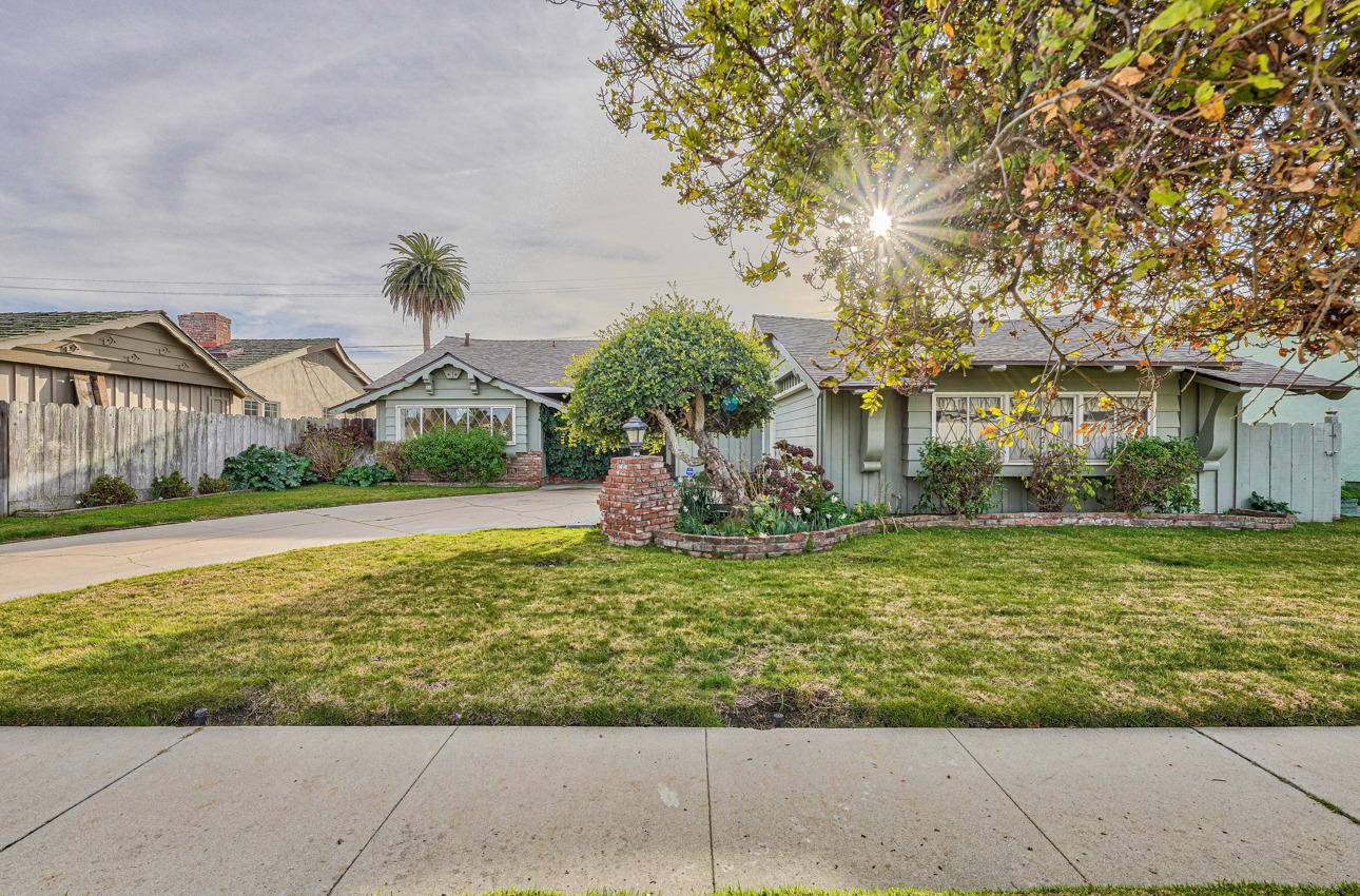 Detail Gallery Image 1 of 1 For 619 Loma Vista Dr, Salinas,  CA 93901 - 3 Beds | 2 Baths
