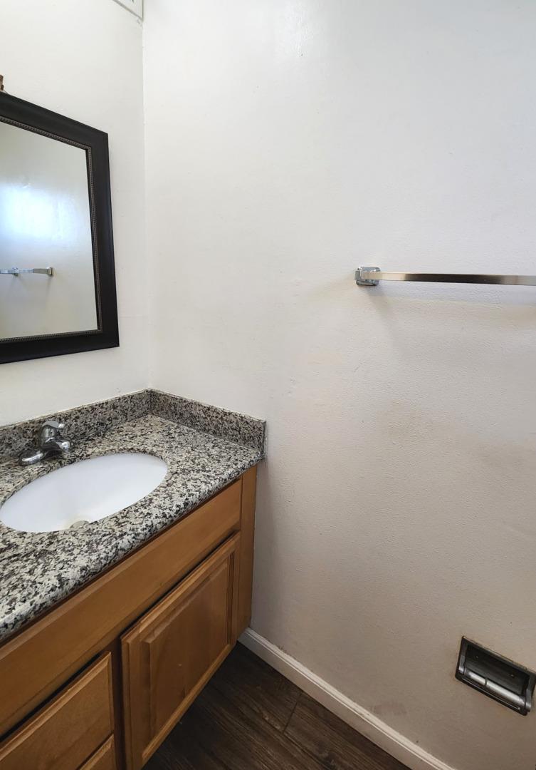 Detail Gallery Image 9 of 26 For 3392 Landess Ave #D,  San Jose,  CA 95132 - 3 Beds | 1/1 Baths