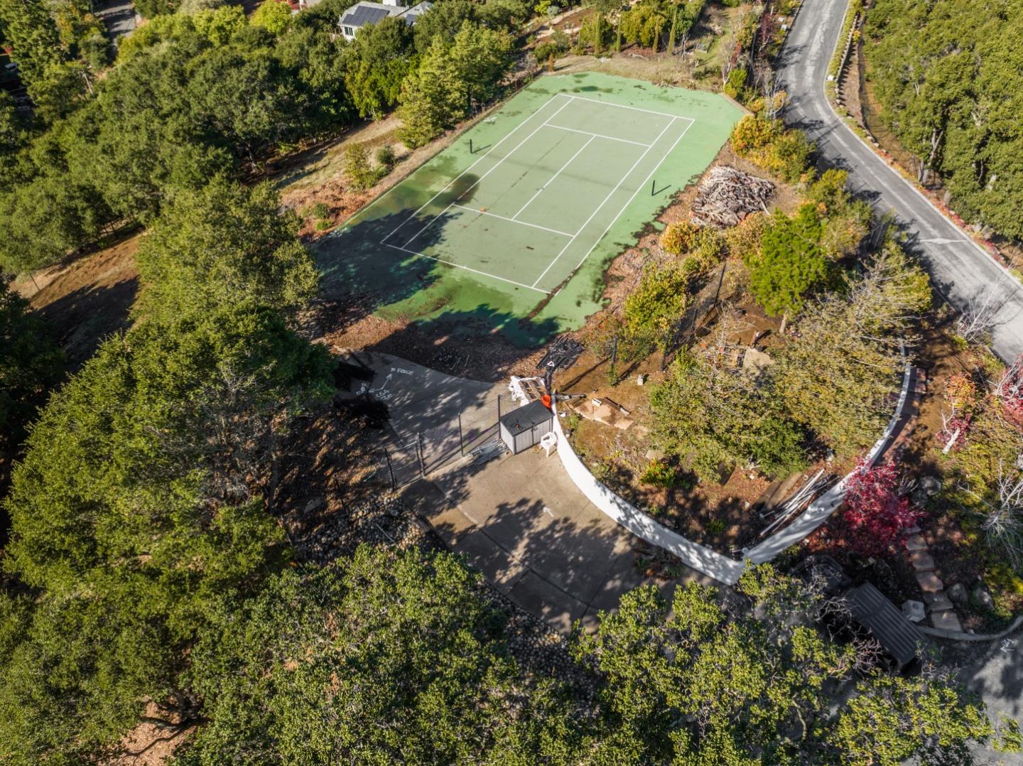 2 Summit Way, Woodside, CA 94062 Beds Baths (Contingent