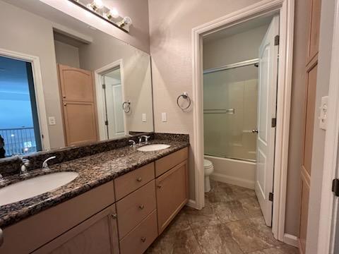 Detail Gallery Image 10 of 11 For 4725 via Giardiano, Modesto,  CA 95357 - 4 Beds | 2/1 Baths