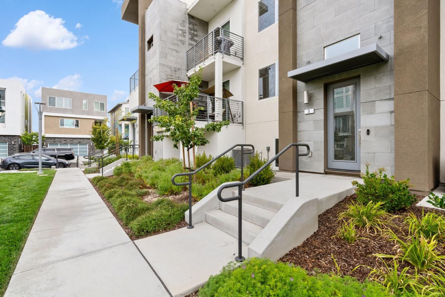 Detail Gallery Image 1 of 1 For 254 Agustin Narvaez St #3,  San Jose,  CA 95136 - 4 Beds | 3/1 Baths