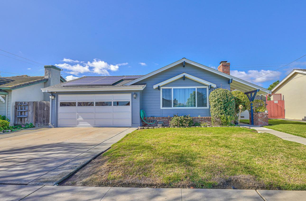 Detail Gallery Image 1 of 1 For 1019 Heather Dr, Salinas,  CA 93906 - 3 Beds | 2 Baths