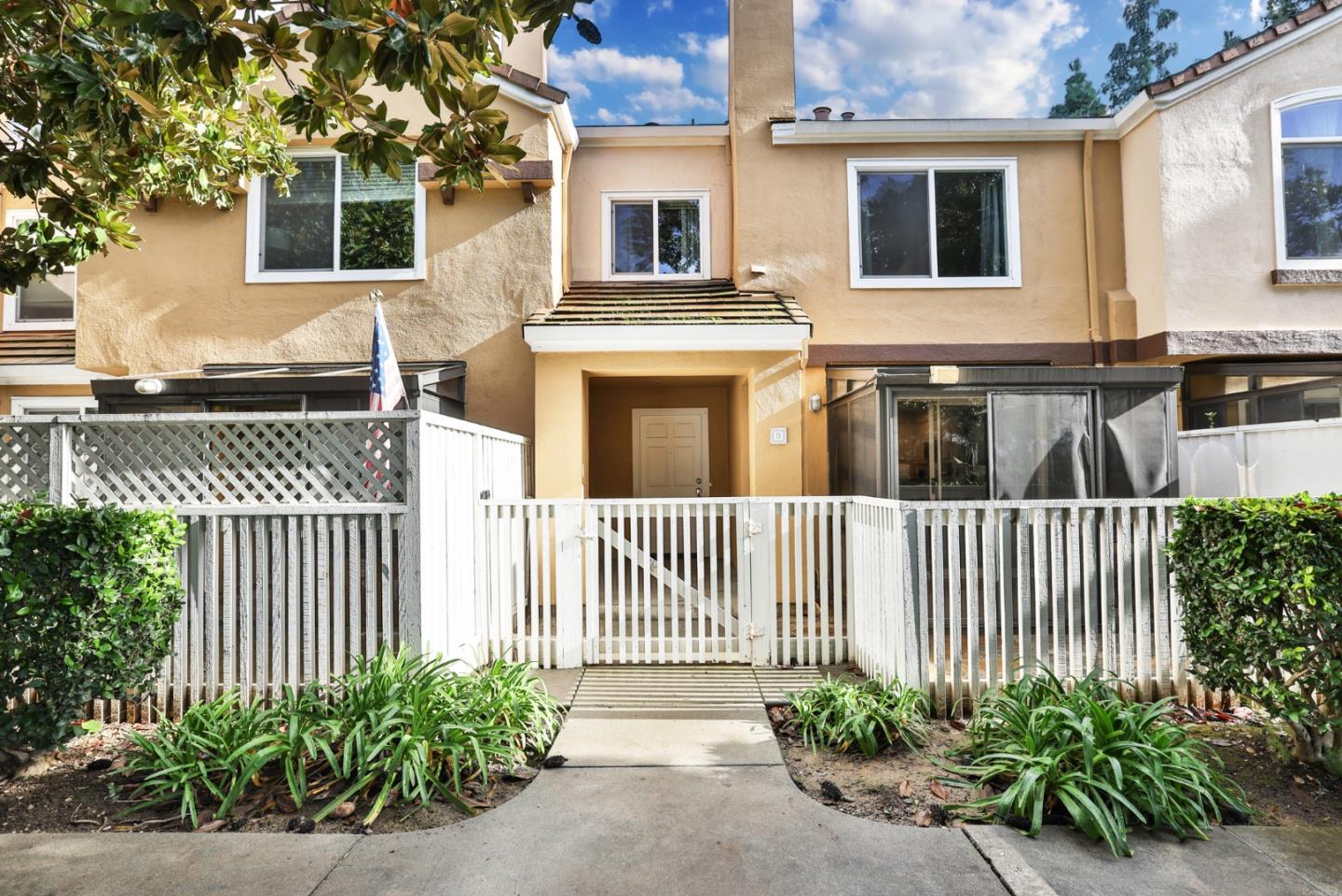 Detail Gallery Image 1 of 1 For 6989 Rodling Dr #B,  San Jose,  CA 95138 - 2 Beds | 2/1 Baths