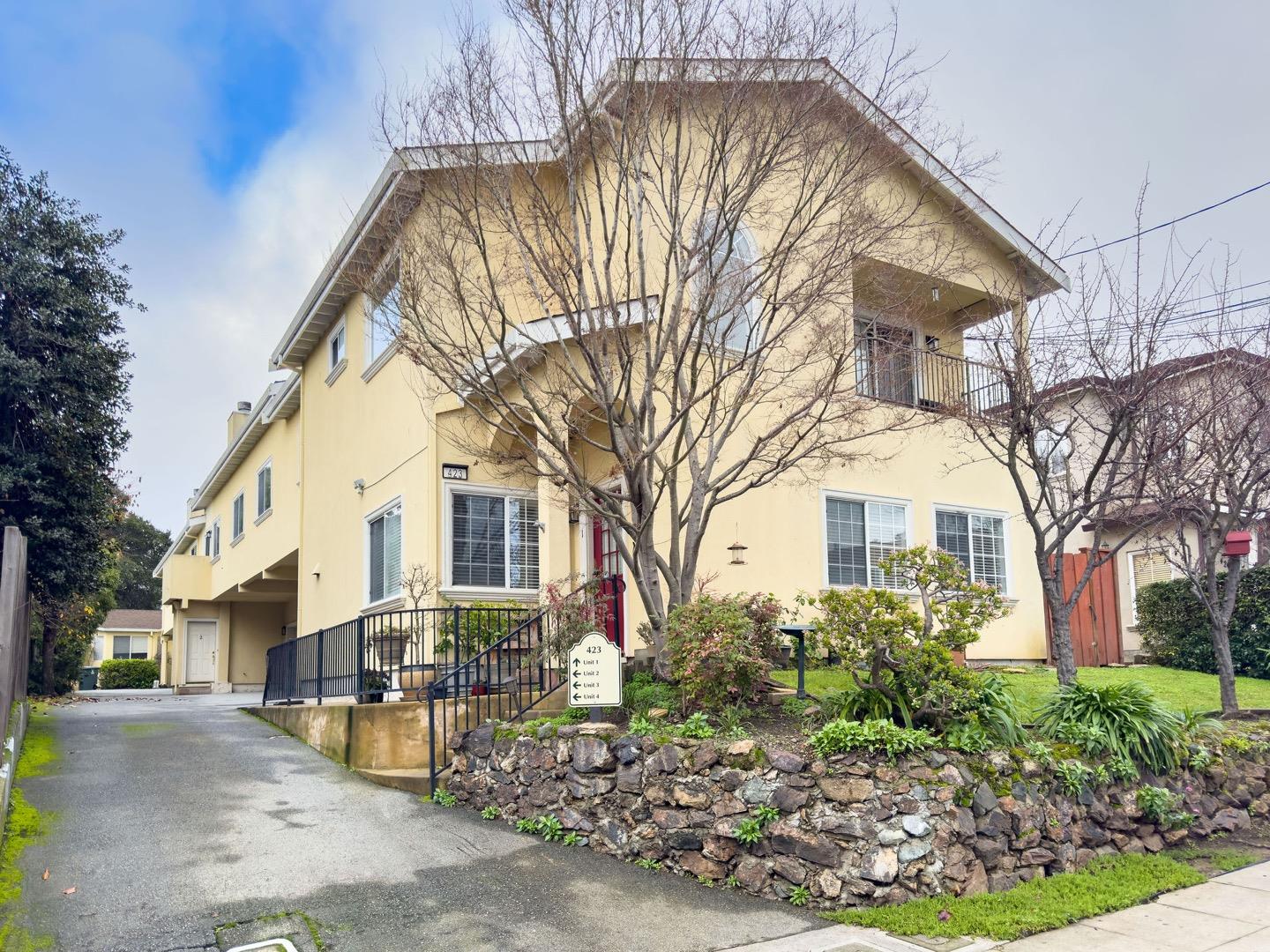 Detail Gallery Image 1 of 1 For 423 N Claremont St #2,  San Mateo,  CA 94401 - 3 Beds | 2 Baths