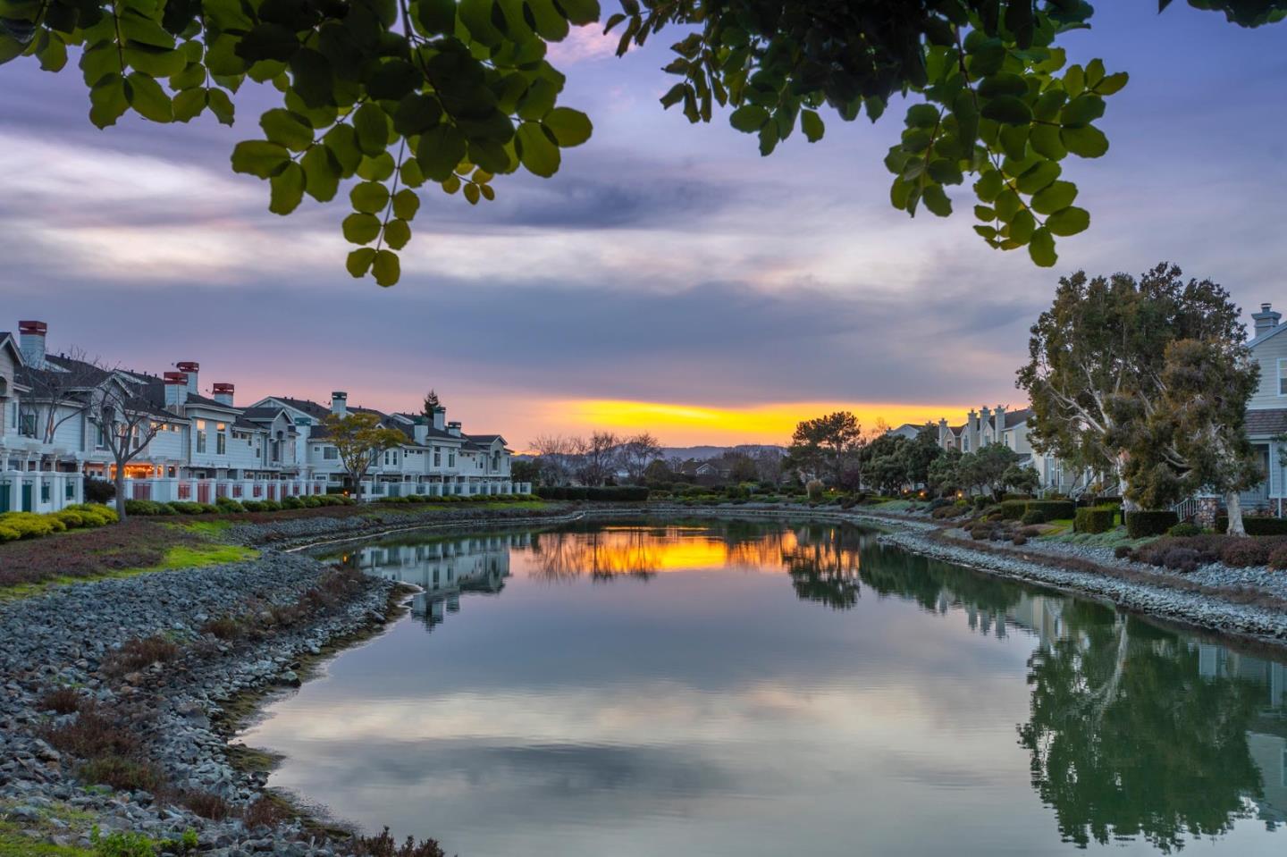 Detail Gallery Image 1 of 1 For 525 Shoal Cir, Redwood Shores,  CA 94065 - 2 Beds | 2/1 Baths