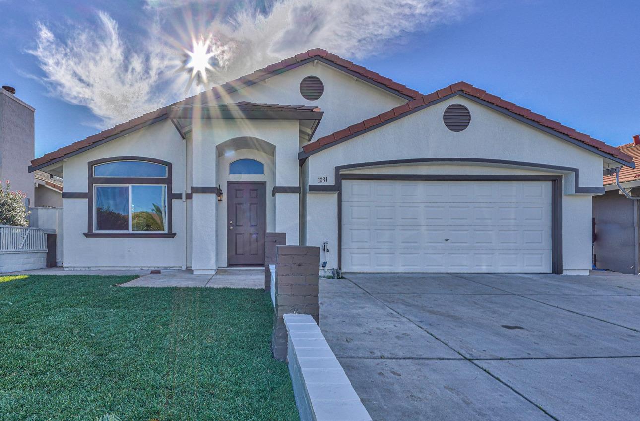 Detail Gallery Image 1 of 1 For 1031 Eagle Dr, Salinas,  CA 93905 - 4 Beds | 2 Baths