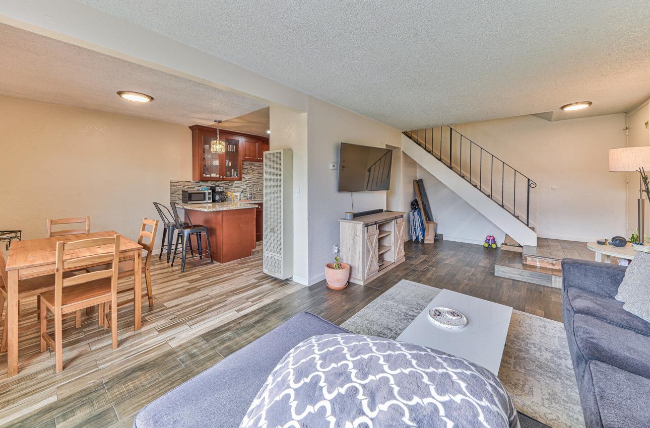 Detail Gallery Image 6 of 21 For 293 Sunnyhills Dr #293,  Watsonville,  CA 95076 - 3 Beds | 1/1 Baths
