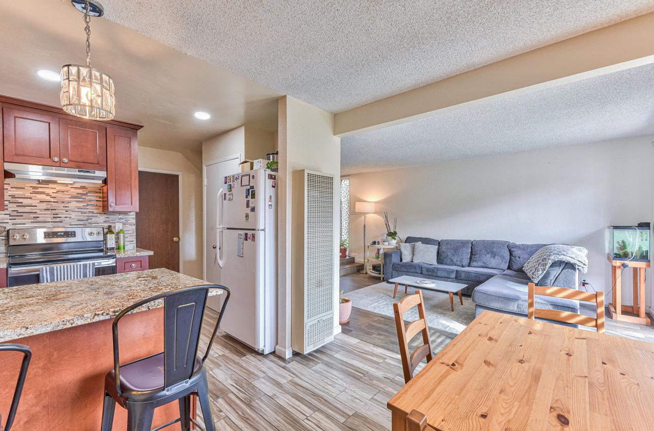 Detail Gallery Image 8 of 21 For 293 Sunnyhills Dr #293,  Watsonville,  CA 95076 - 3 Beds | 1/1 Baths