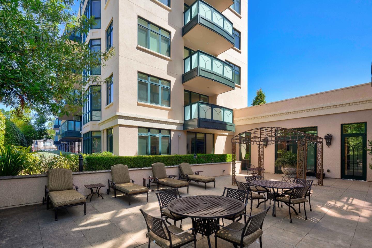Detail Gallery Image 3 of 8 For 10 Crystal Springs Rd #2413,  San Mateo,  CA 94402 - 2 Beds | 2 Baths