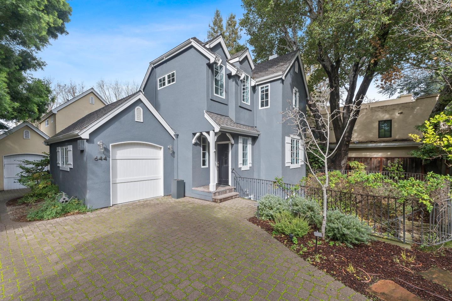 Detail Gallery Image 1 of 1 For 644 Creek Dr, Menlo Park,  CA 94025 - 3 Beds | 3/1 Baths