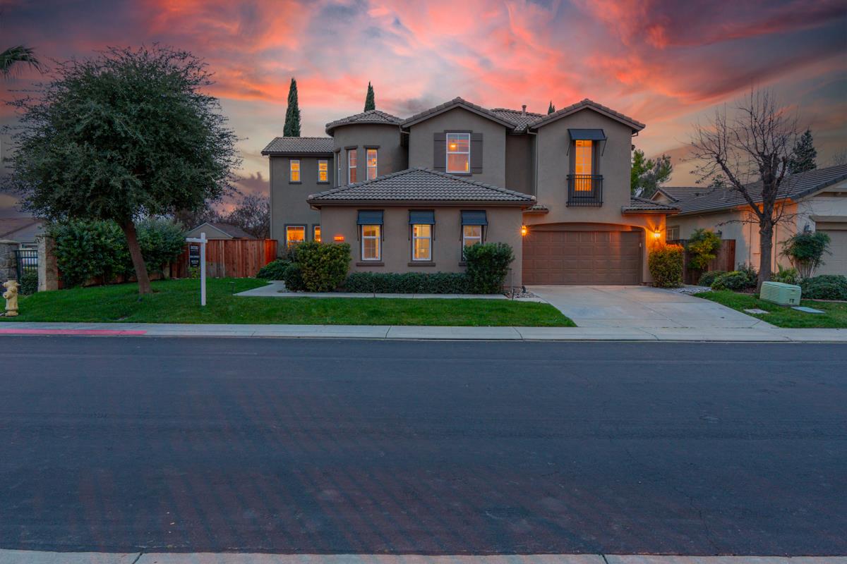 Detail Gallery Image 1 of 12 For 1434 Horizon Ln, Patterson,  CA 95363 - 5 Beds | 3 Baths